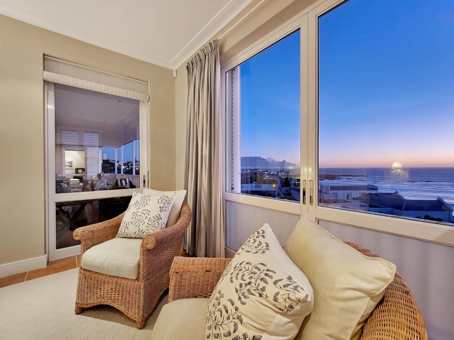 6 Bedroom Property for Sale in Bloubergstrand Western Cape